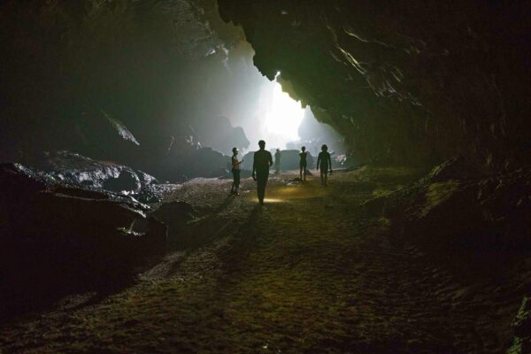 Abandoned Valley & Thuy Cung Cave 2 Days 1 Night