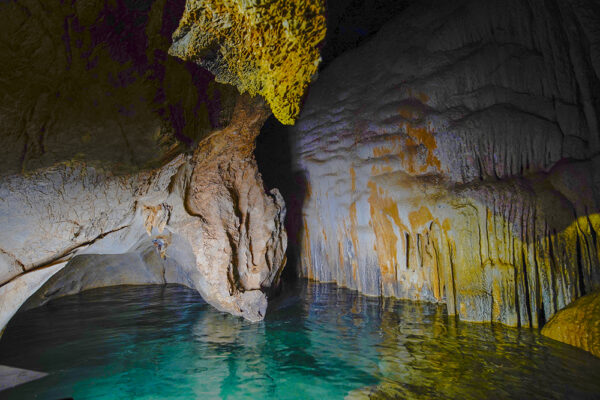 Cha Loi Cave 1 Day