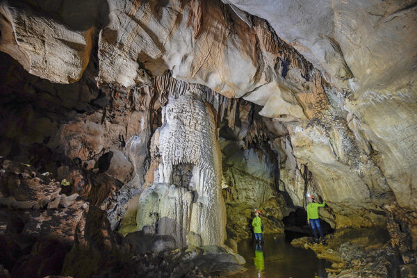 Cha Loi Cave 1 Day