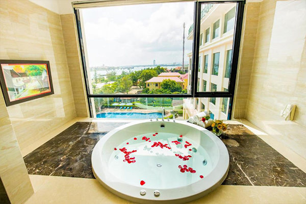 Mường Thanh Holiday Hotel