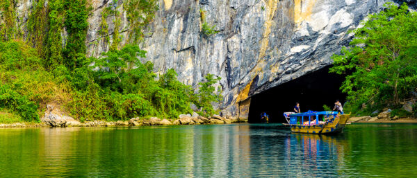 Phong Nha Cave - Dark Cave